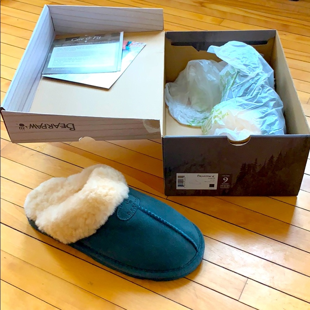 NEW in Box! Bearpaw Loki II Slippers